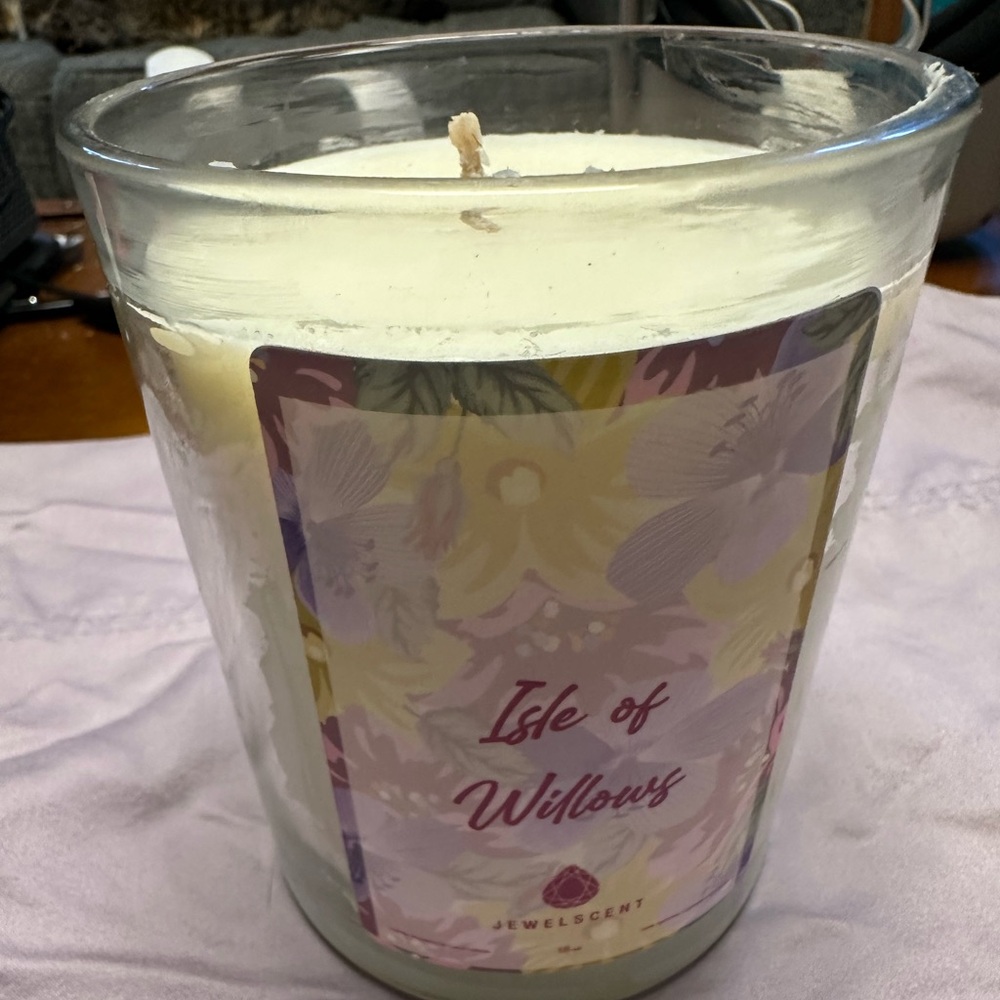 Isle of‎ willows jewelscent candle